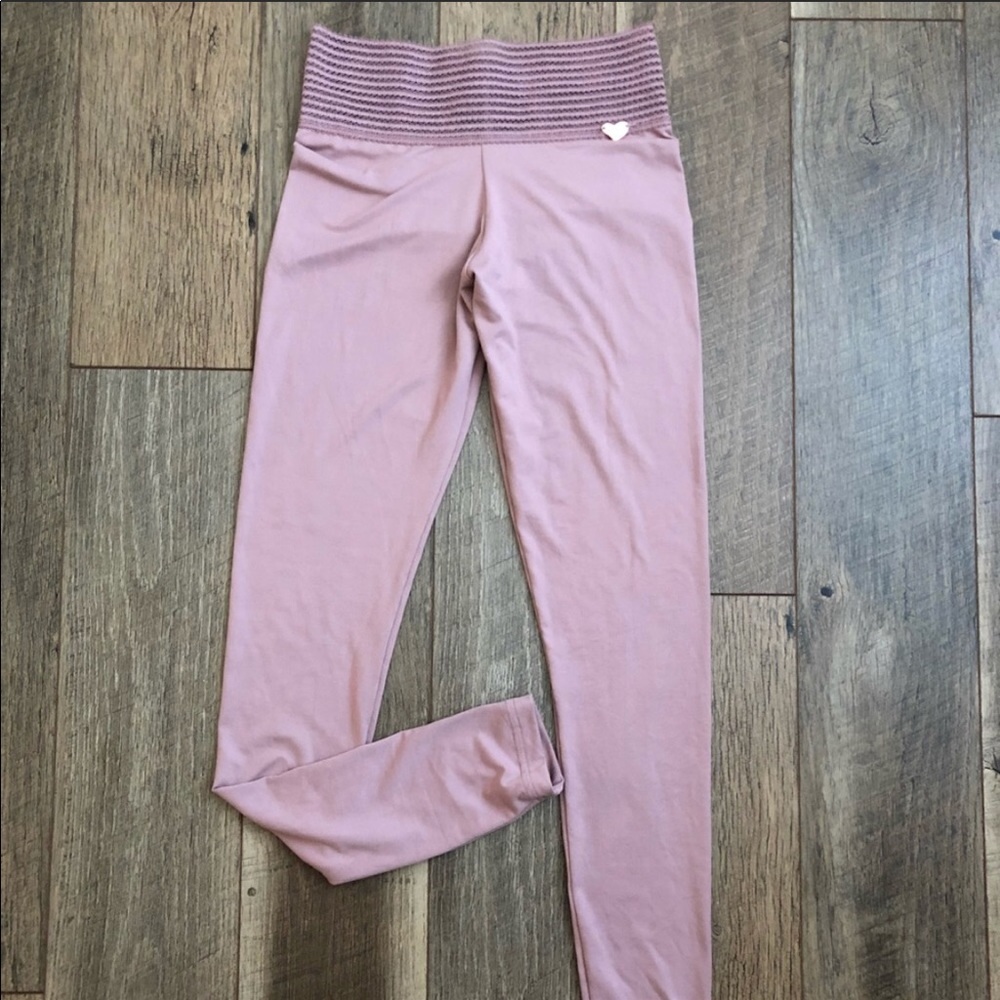 Cute Booty Scrunch Leggings Small